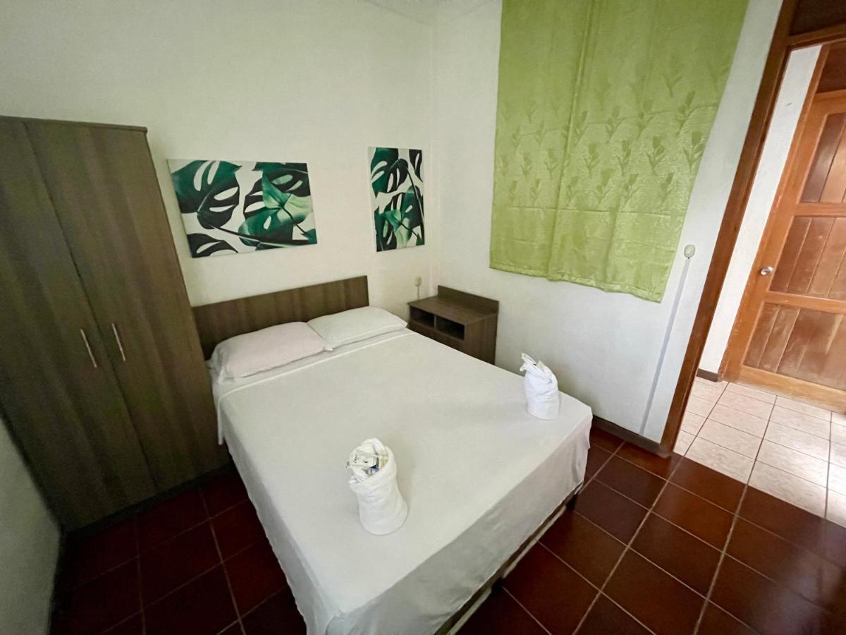 Hostal Inn 1 Flores Exterior foto